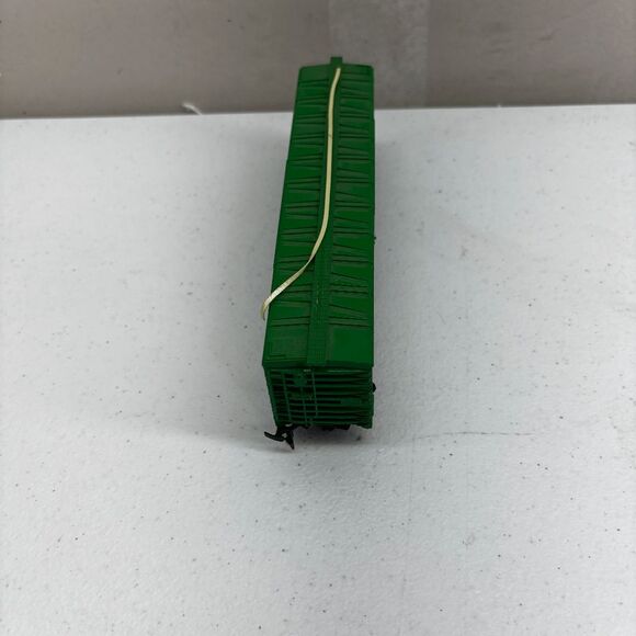 TYCO Burlington Northern 100024 50' Plug Door HO Scale Box Car Train Vintage - Picture 6 of 8